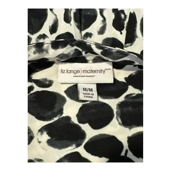Liz Lange Maternity size medium black and white Flowy v-neck blouse - Picture 4 of 6